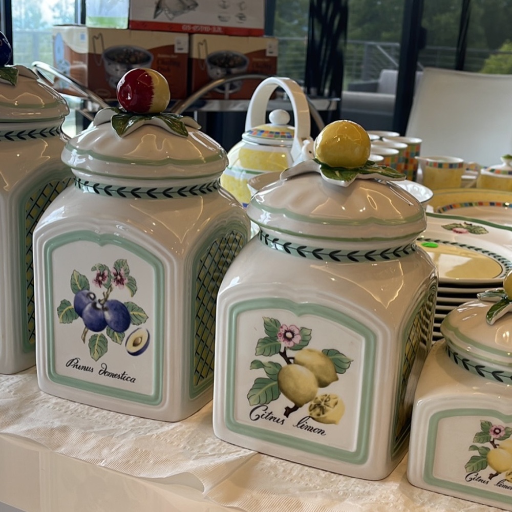 Villeroy & Boch French Garden Charm Kitchen Canister, Apples and Trellis